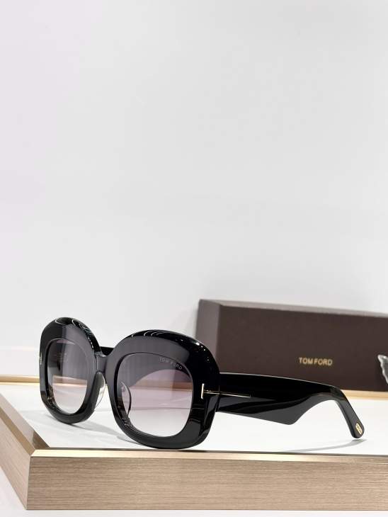 Picture of Tom Ford Sunglasses _SKUfw76324107fw